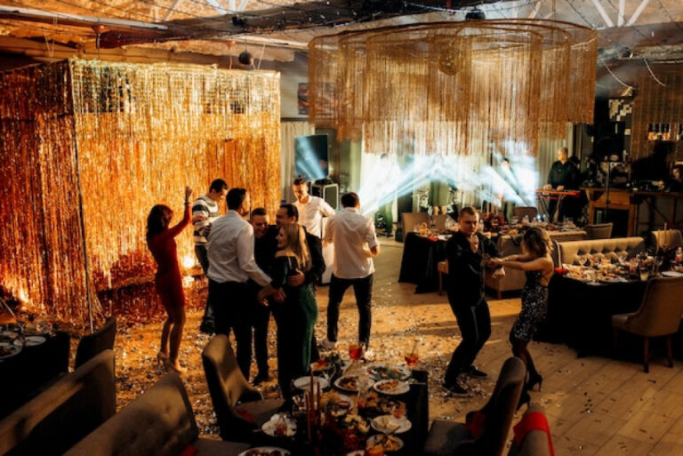 musical-group-band-stage-bright-rays_419896-6079